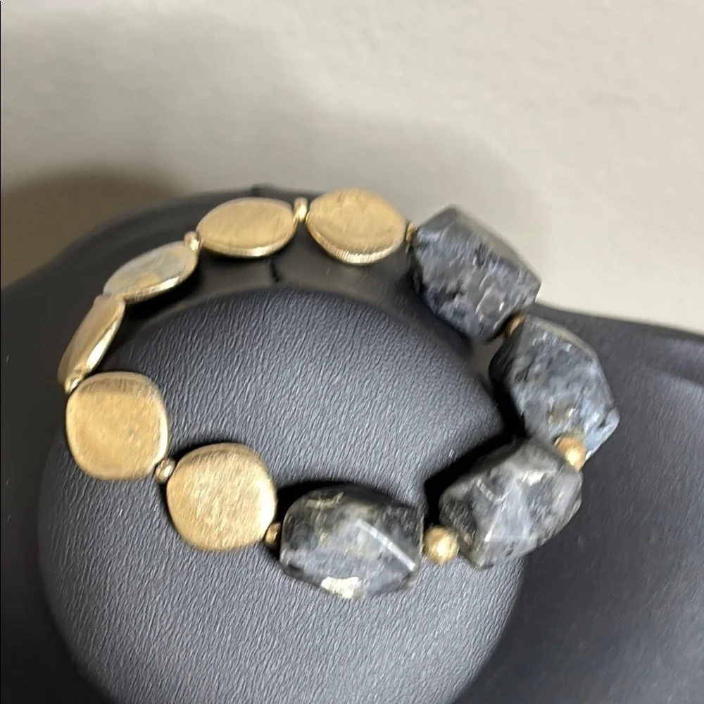 Elegant Gold and Gray Stone Sretch Bracelet